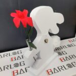 Iepure decorativ alb, cu floare naturală (orhidee) criogenata lucrat manual, model inedit